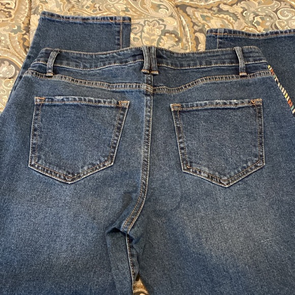 Cute embroidered jeans - Picture 4 of 4